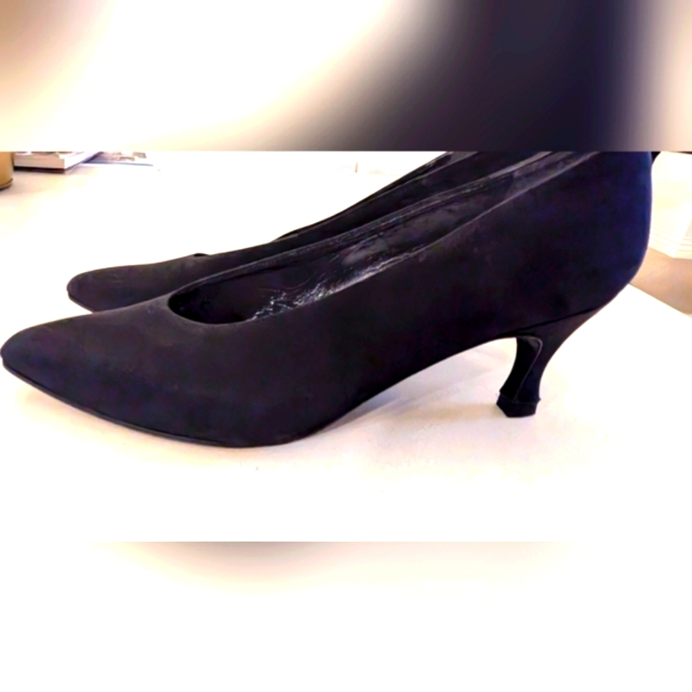 Stuart Weitzman, classic luxury, beautiful black pumps. 7 M - Picture 4 of 7